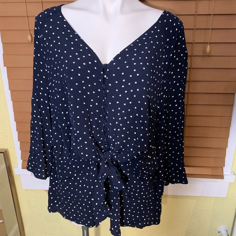 ellos navy/white rayon polka dot top, size 22